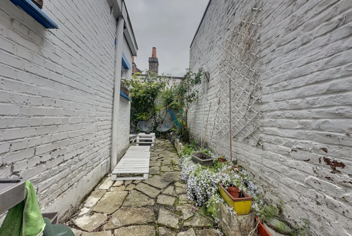 Maison Familiale avec Jardin et Terrasse à Roubaix 