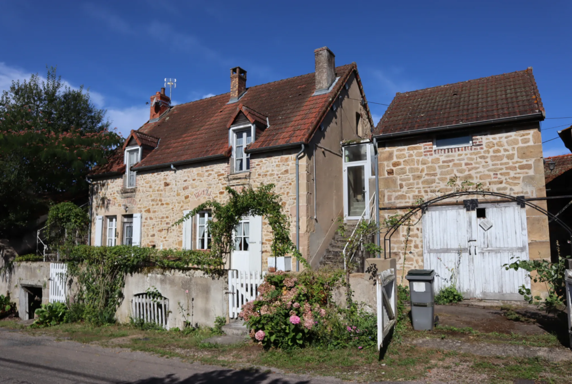 Maison de campagne à Epinac de 247 m² 