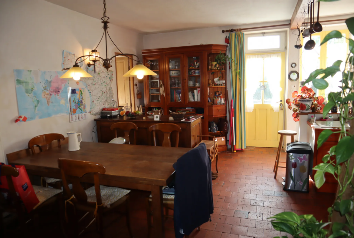 Maison de campagne à Epinac de 247 m² 