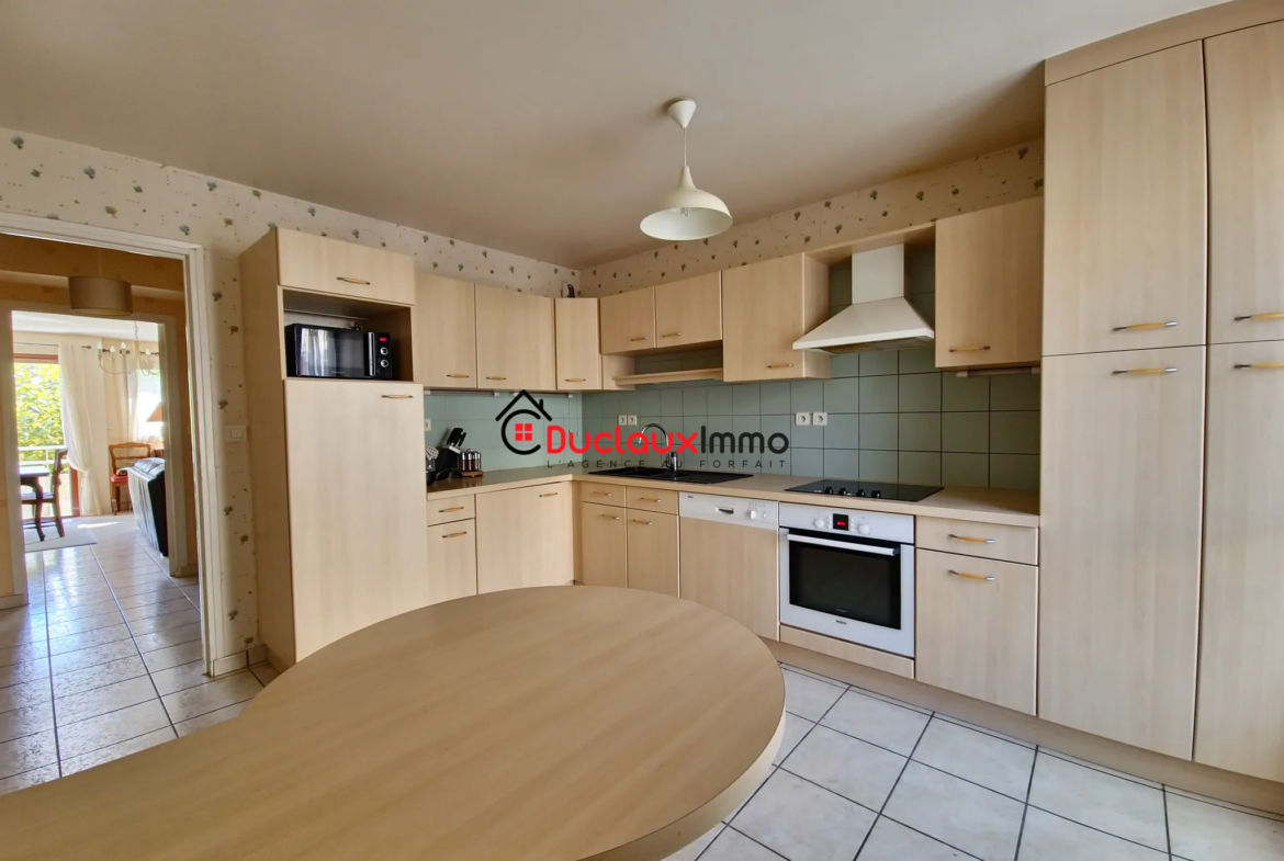 Appartement lumineux 83,24 m² avec balcon et garage à Aurillac 