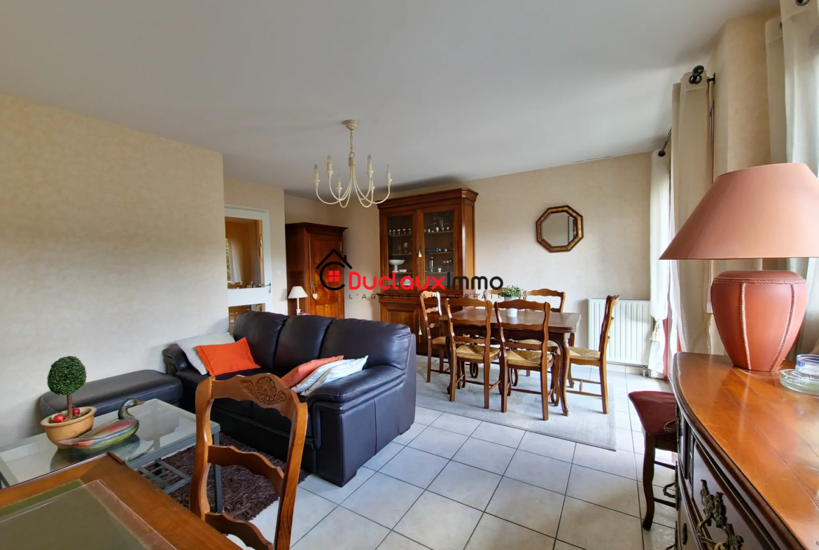 Appartement lumineux 83,24 m² avec balcon et garage à Aurillac 