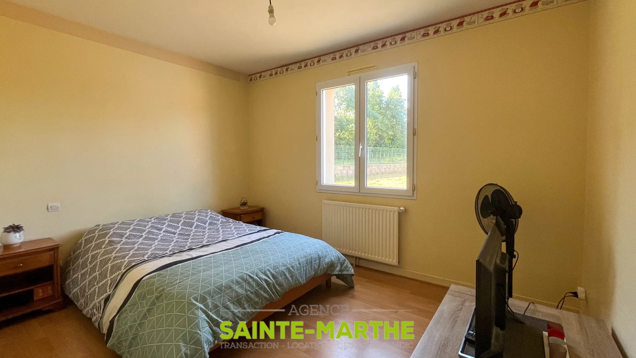 Vente de pavillon de plain-pied à Niort, 4 chambres et jardin 