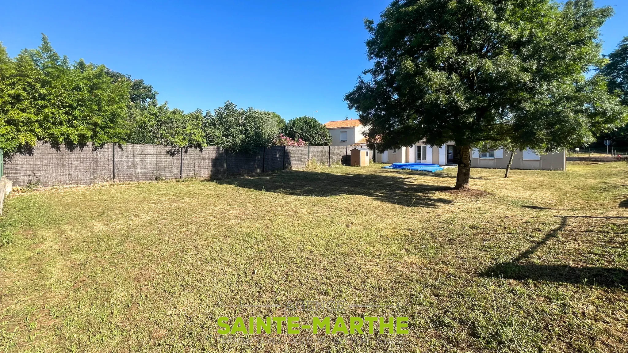 Vente de pavillon de plain-pied à Niort, 4 chambres et jardin 