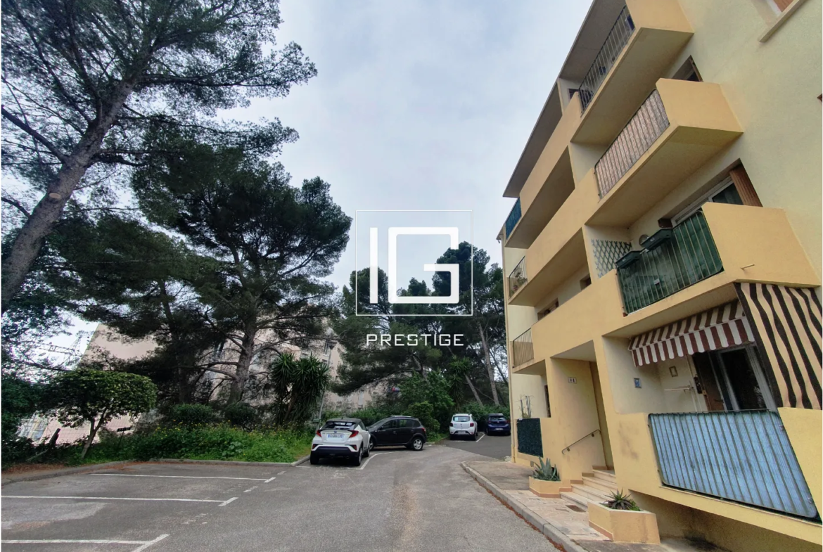 Appartement T3 à vendre dans une copropriété calme à Toulon Ouest 