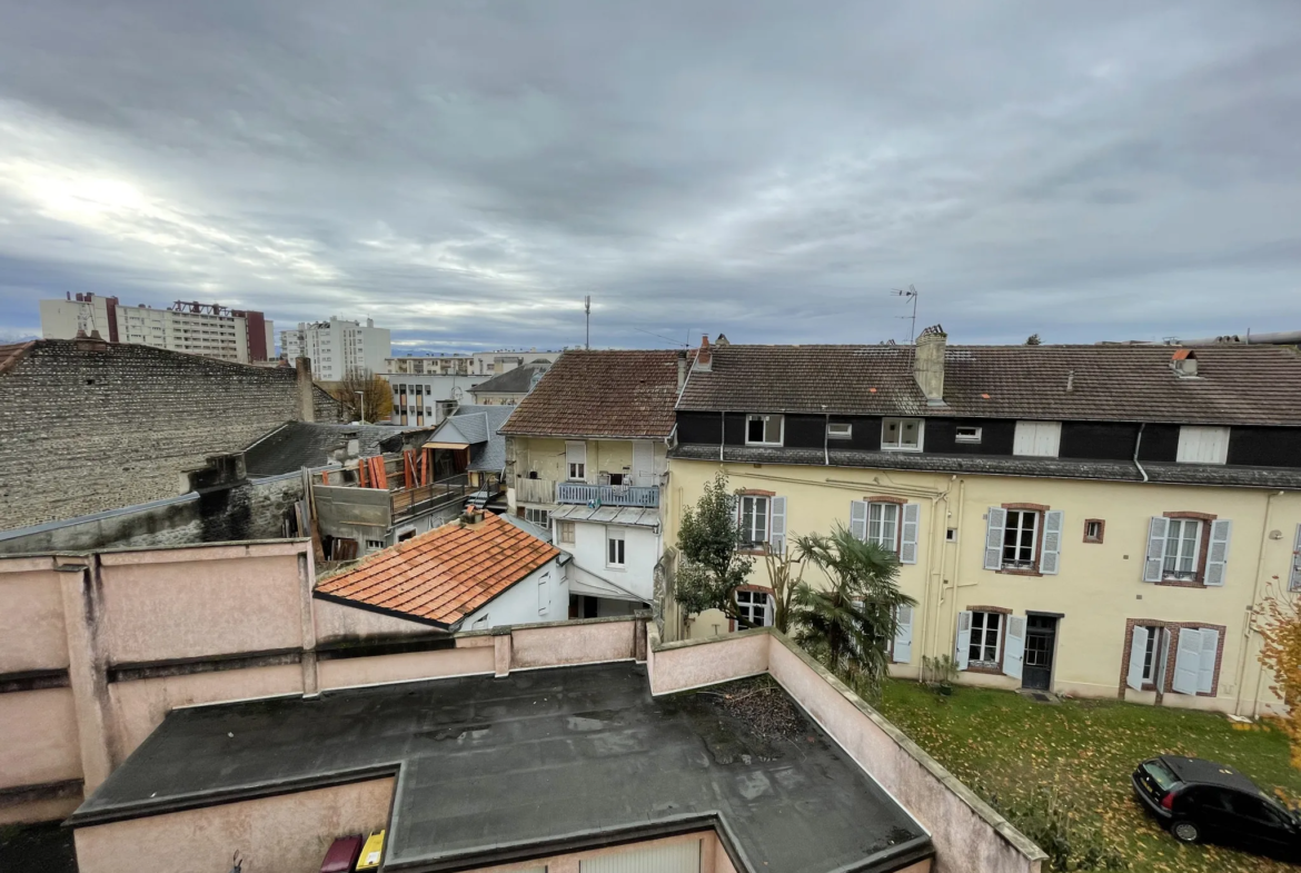 À vendre : Appartement rénové de 3 pièces à Tarbes, 66 m² 