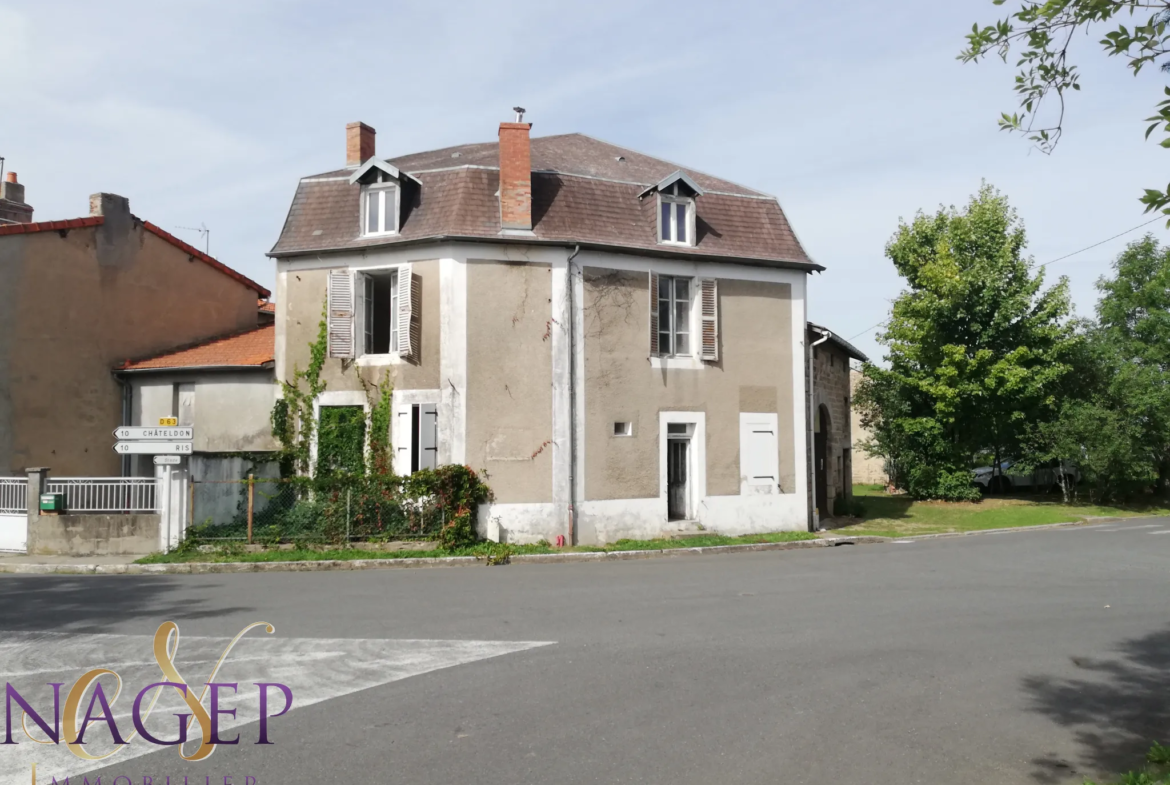 Maison de village avec grange et jardin à Lachaux 