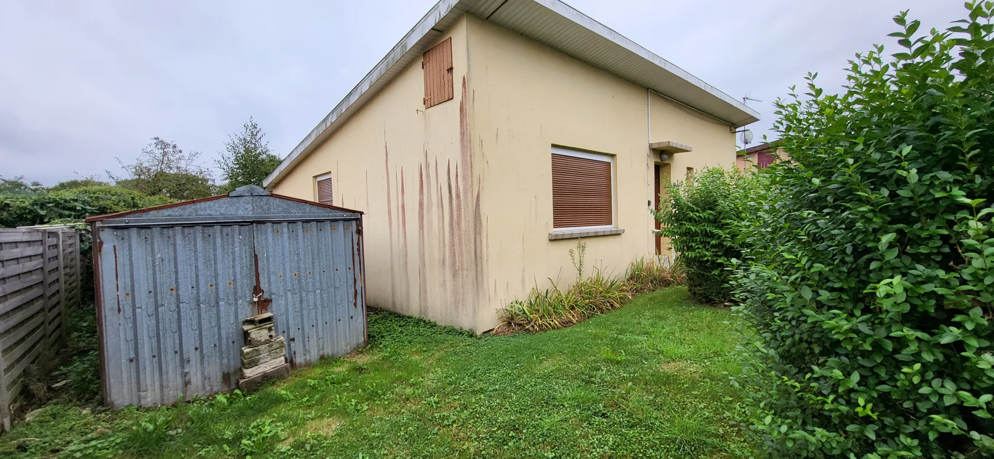 Pavillon à rénover près d'Abbeville avec logement complémentaire 