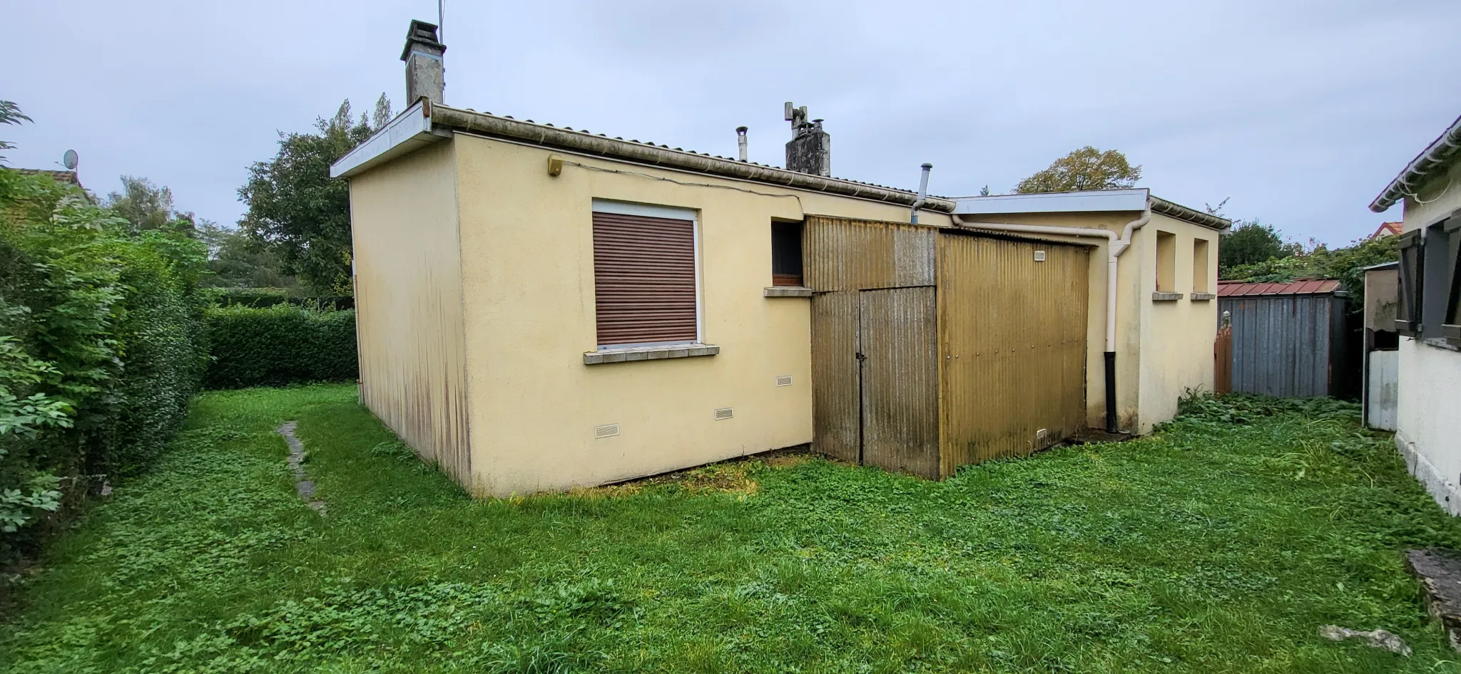 Pavillon à rénover près d'Abbeville avec logement complémentaire 