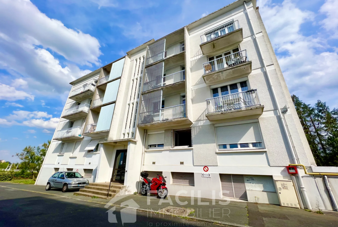 Appartement T2 à Poitiers avec Balcon et Place de Parking 