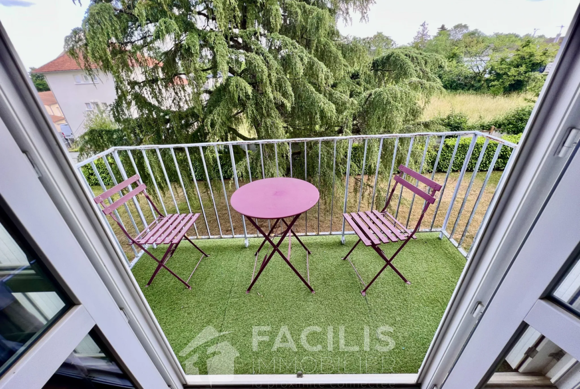 Appartement T2 à Poitiers avec Balcon et Place de Parking 