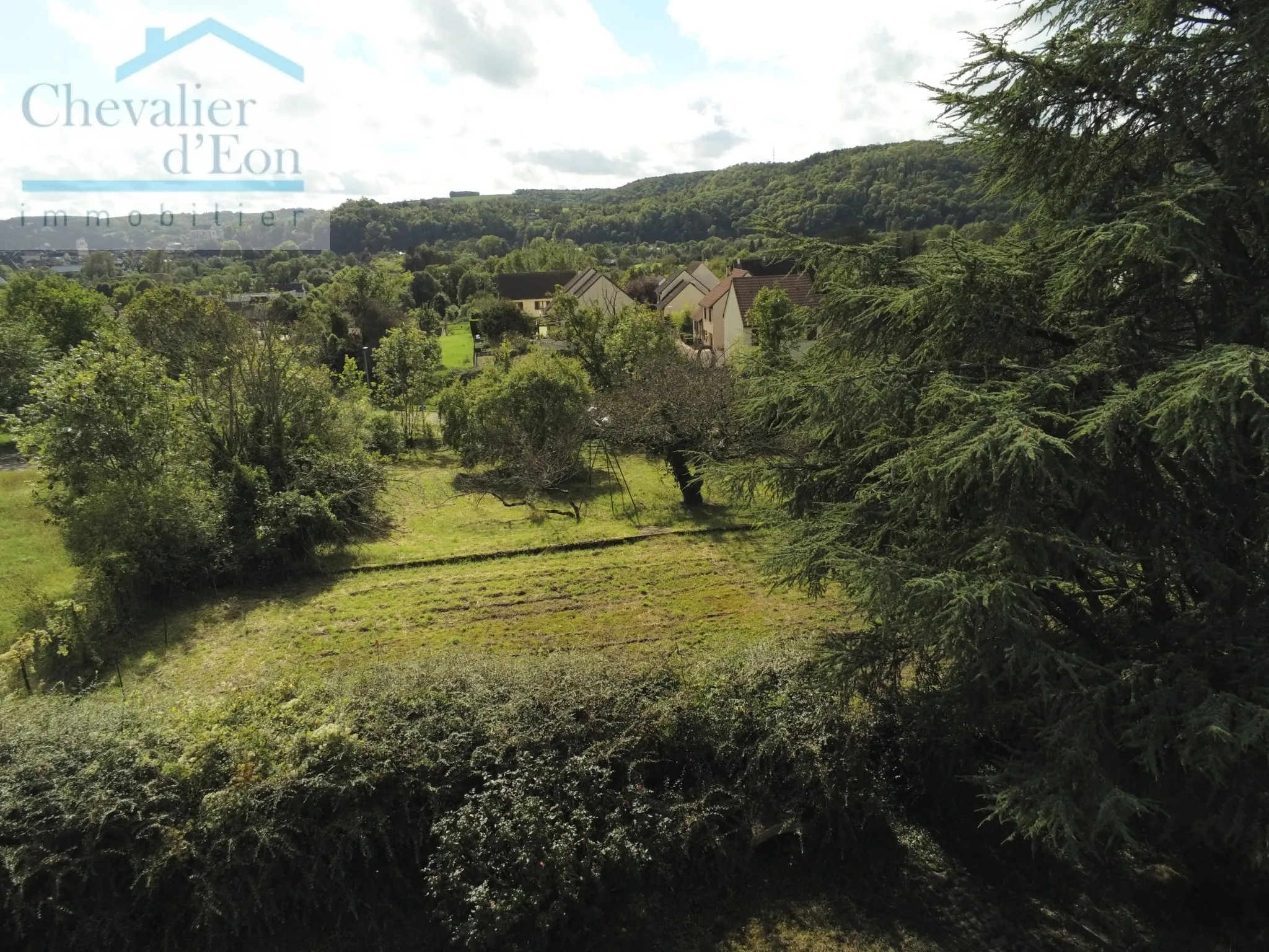 Pavillon familial traditionnel à Epineuil/Tonnerre 