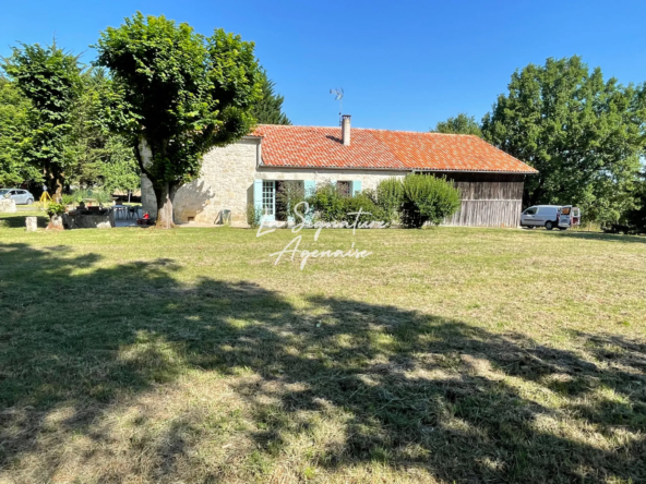 Maison en pierre à Prayssas avec dépendances et belle vue