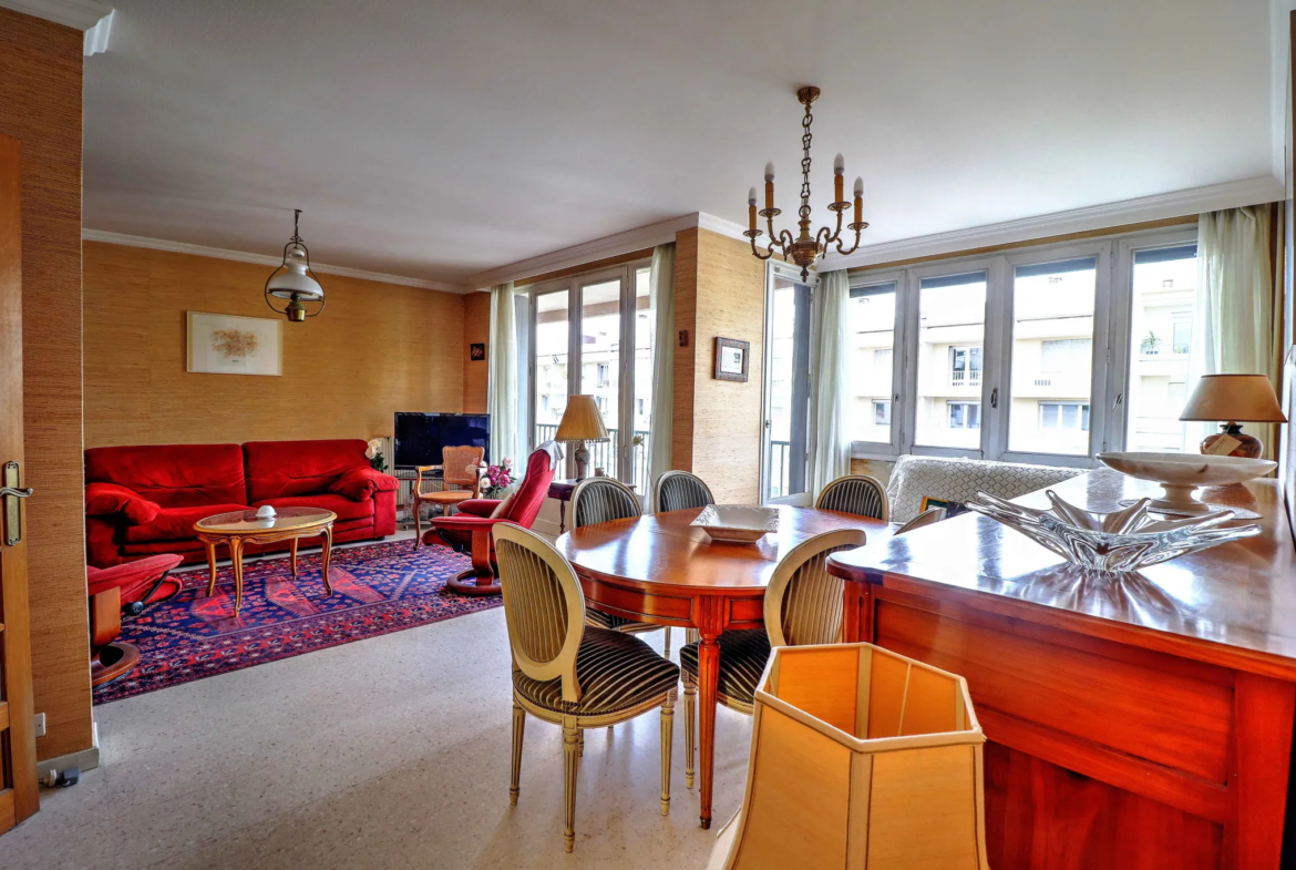 Bel appartement ancien à vendre à Valence, 4 chambres, 118,97 m² 