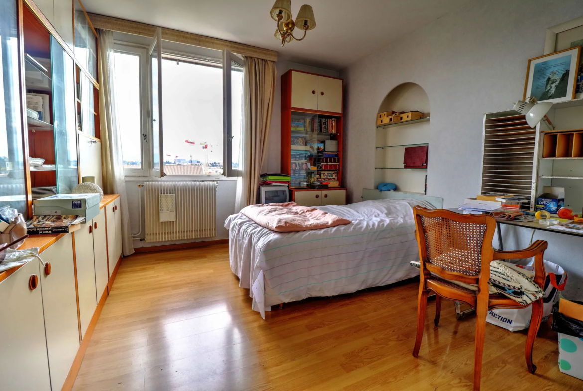 Bel appartement ancien à vendre à Valence, 4 chambres, 118,97 m² 