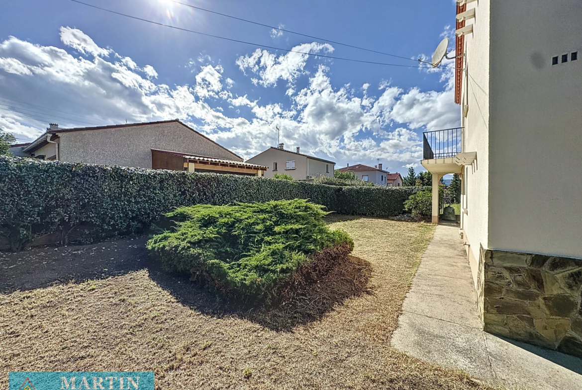 Maison Composée de 2 Appartements à Maureillas-las-Illas 