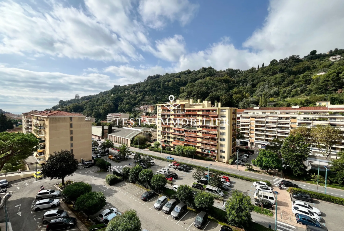 À vendre : Appartement 3 pièces de 60 m² à Menton avec parking et cave 