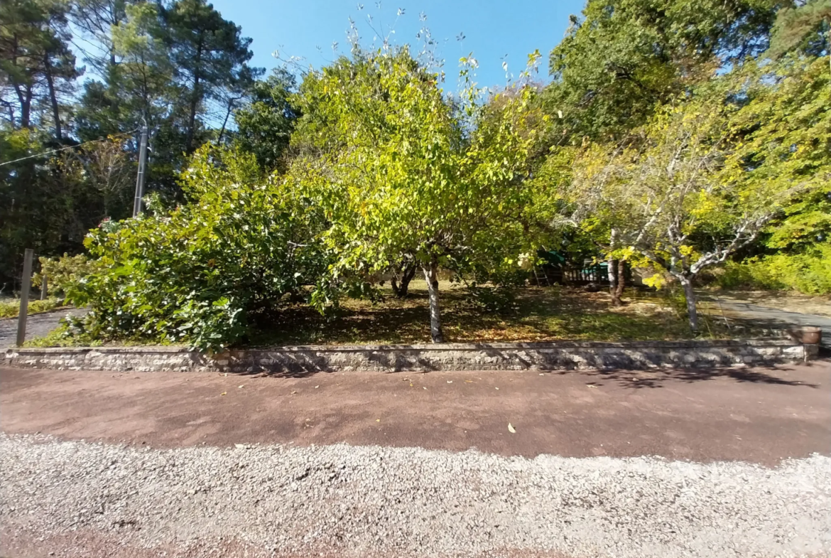 Maison Individuelle à Chancelade avec Terrain Arboré 