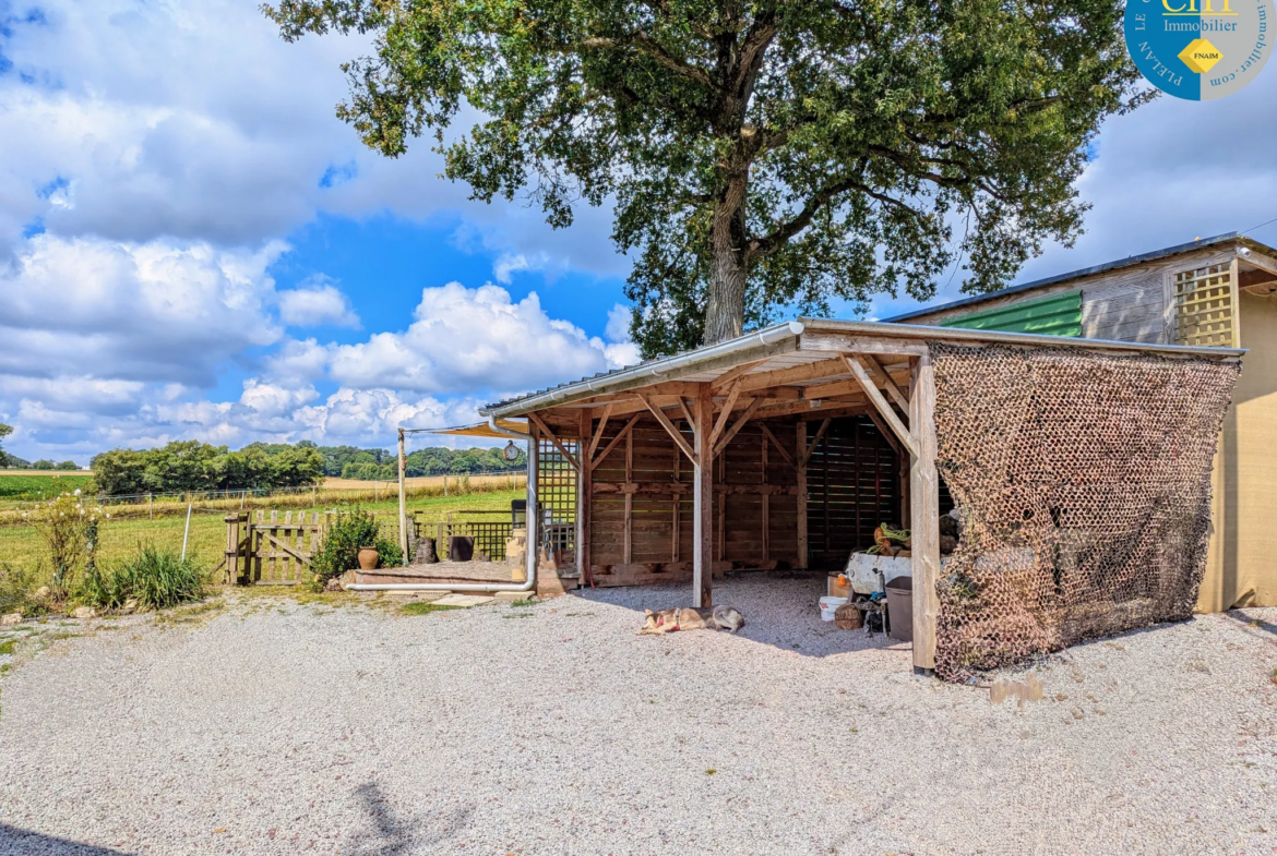 À Guer, maison 4 chambres avec terrain de 6331 m² 