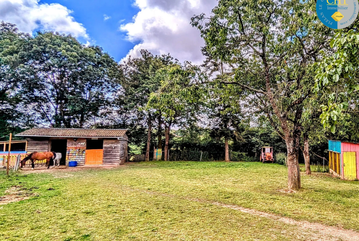 À Guer, maison 4 chambres avec terrain de 6331 m² 