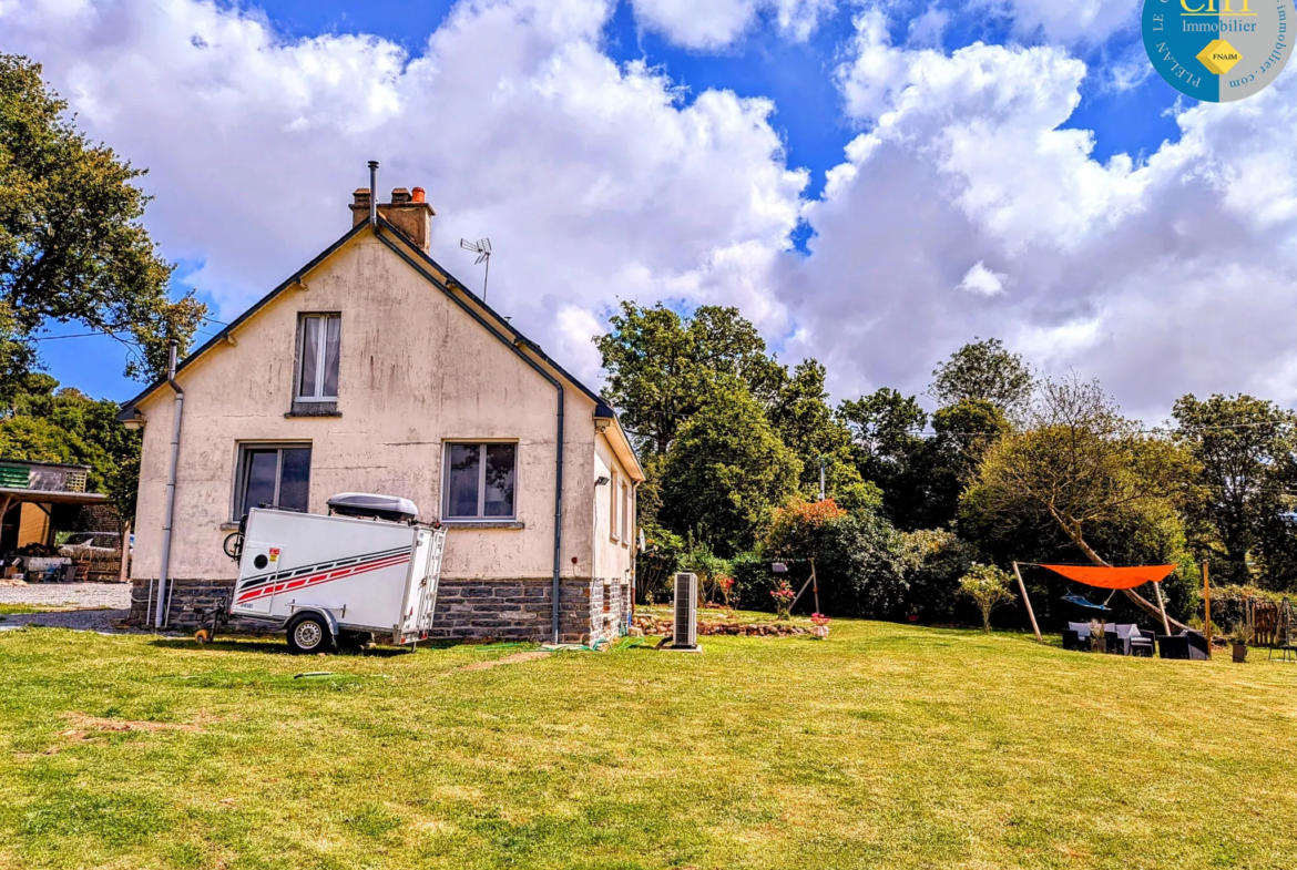 À Guer, maison 4 chambres avec terrain de 6331 m² 