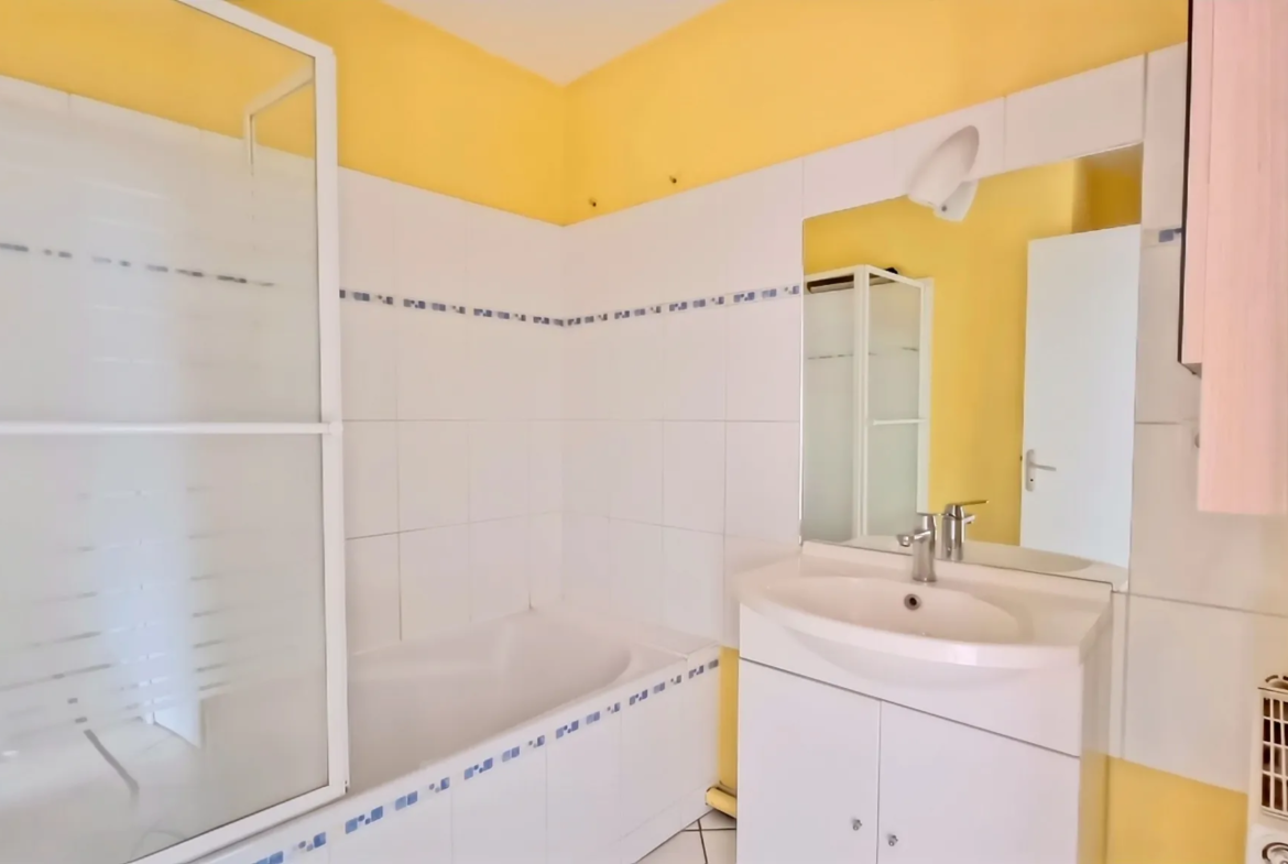 Bel Appartement F3 de 63 m² avec Balcon et Garage à Clermont-Ferrand 