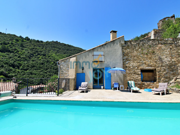 Belle maison en pierres sur village de Citou à Carcassonne