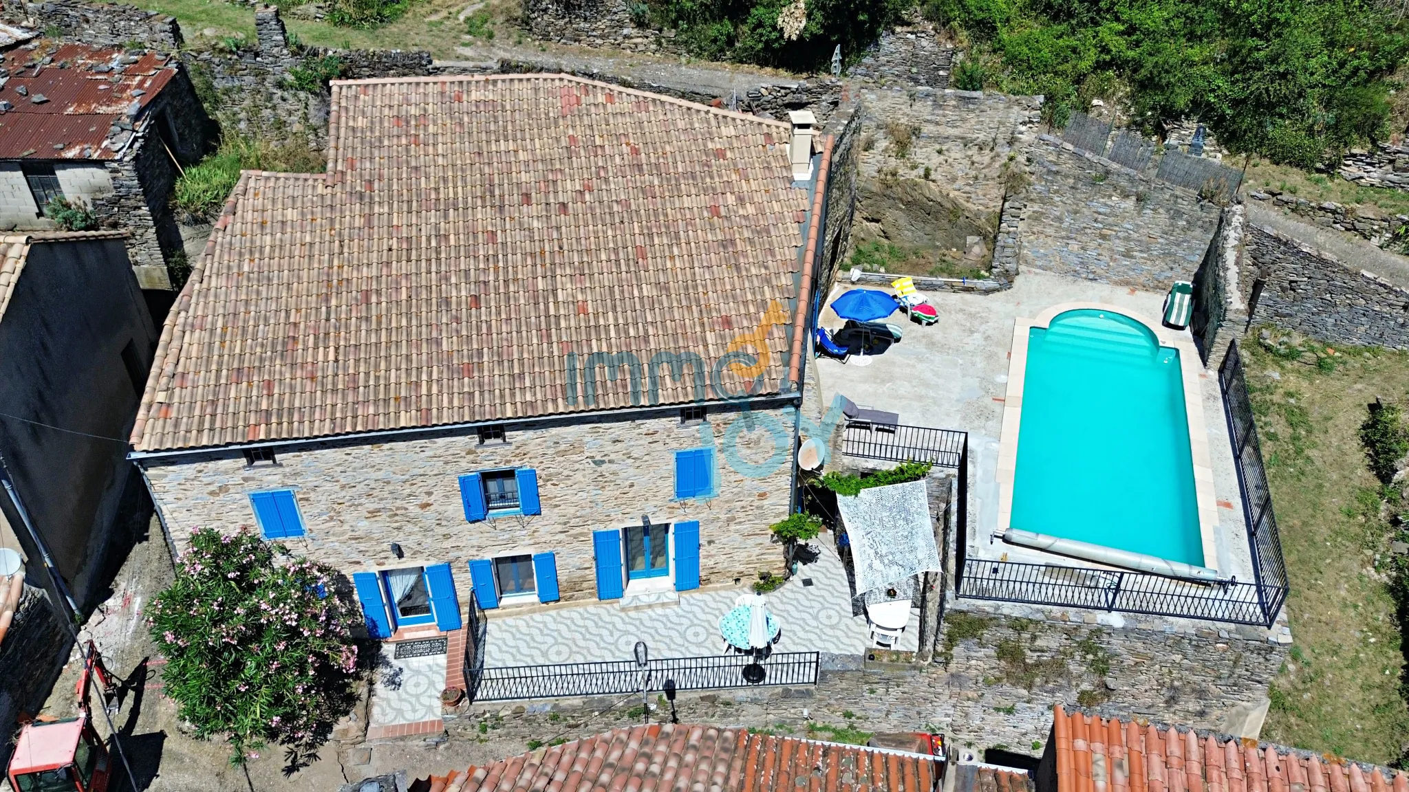 Belle maison en pierres sur village de Citou à Carcassonne 