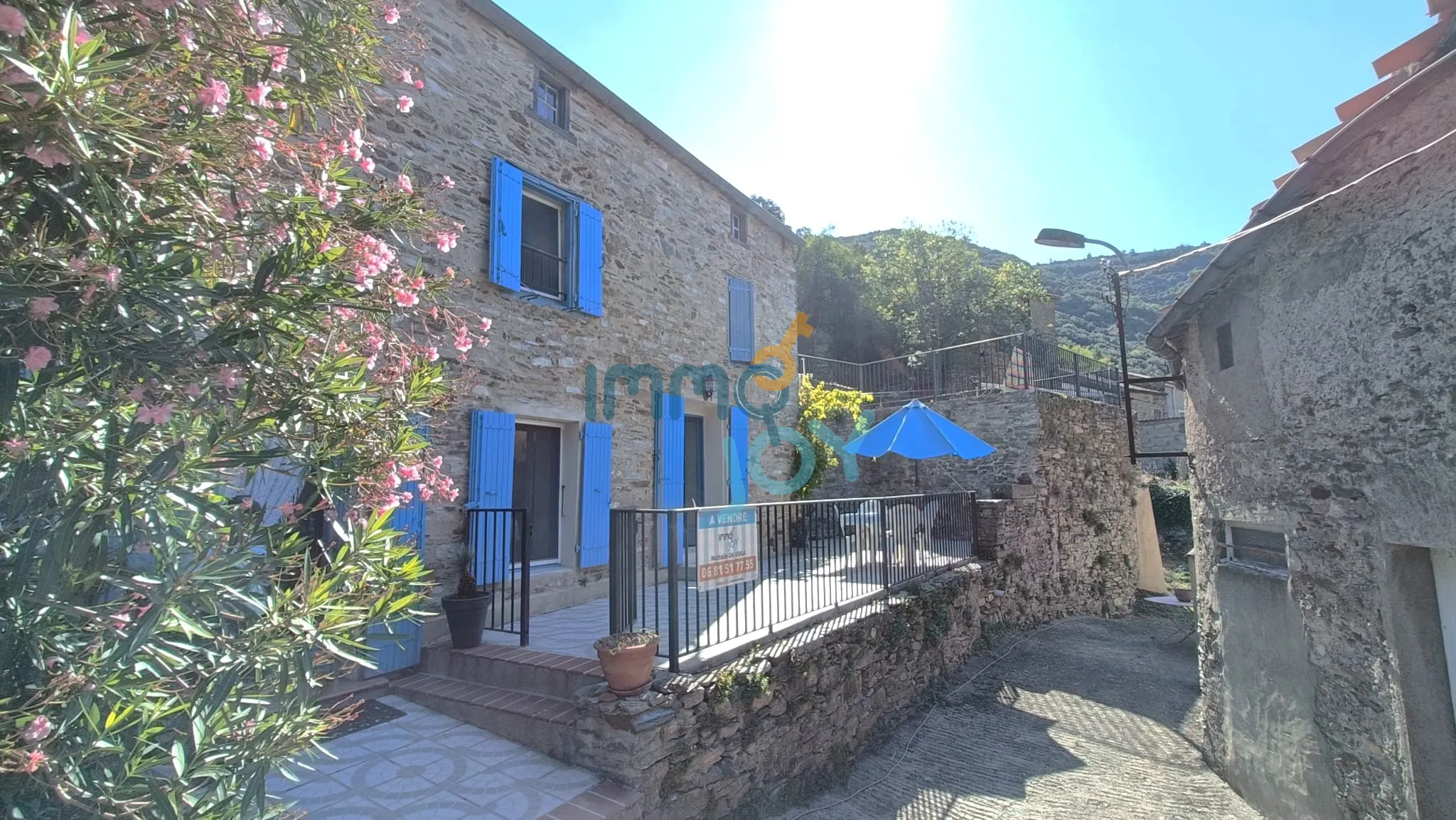 Belle maison en pierres sur village de Citou à Carcassonne 