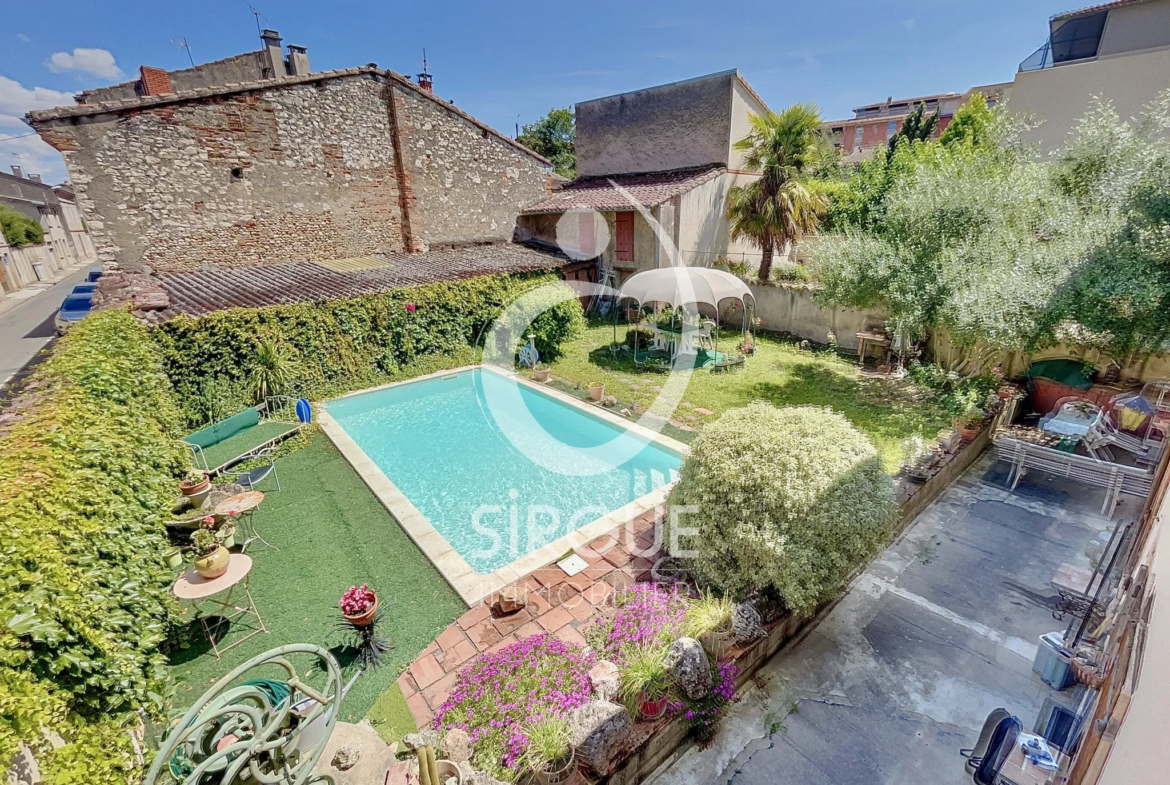 Maison T5 avec piscine à vendre en centre-ville d'Albi 