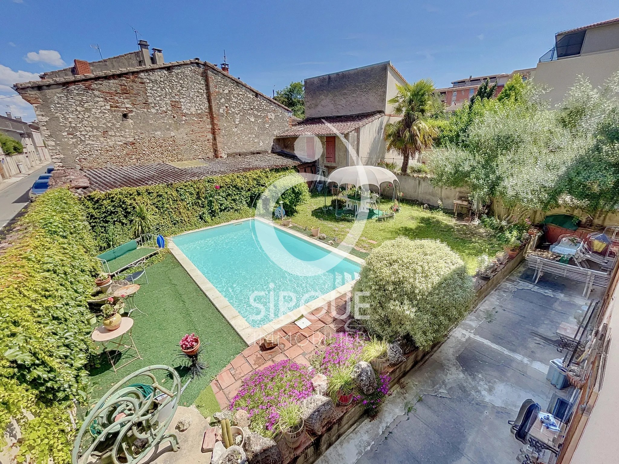 Maison T5 à vendre au cœur d'Albi avec piscine et garage 