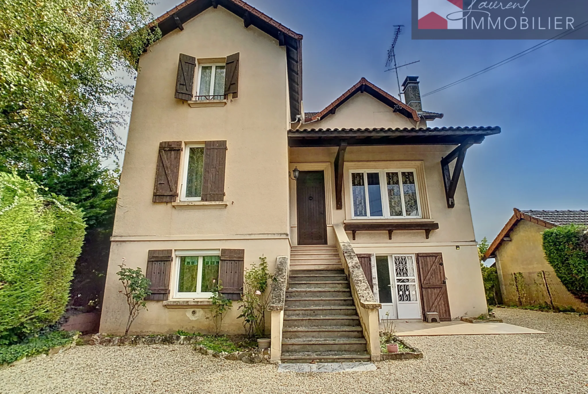 À vendre : Grande maison à Tournus, 4 chambres, 153 000 € 