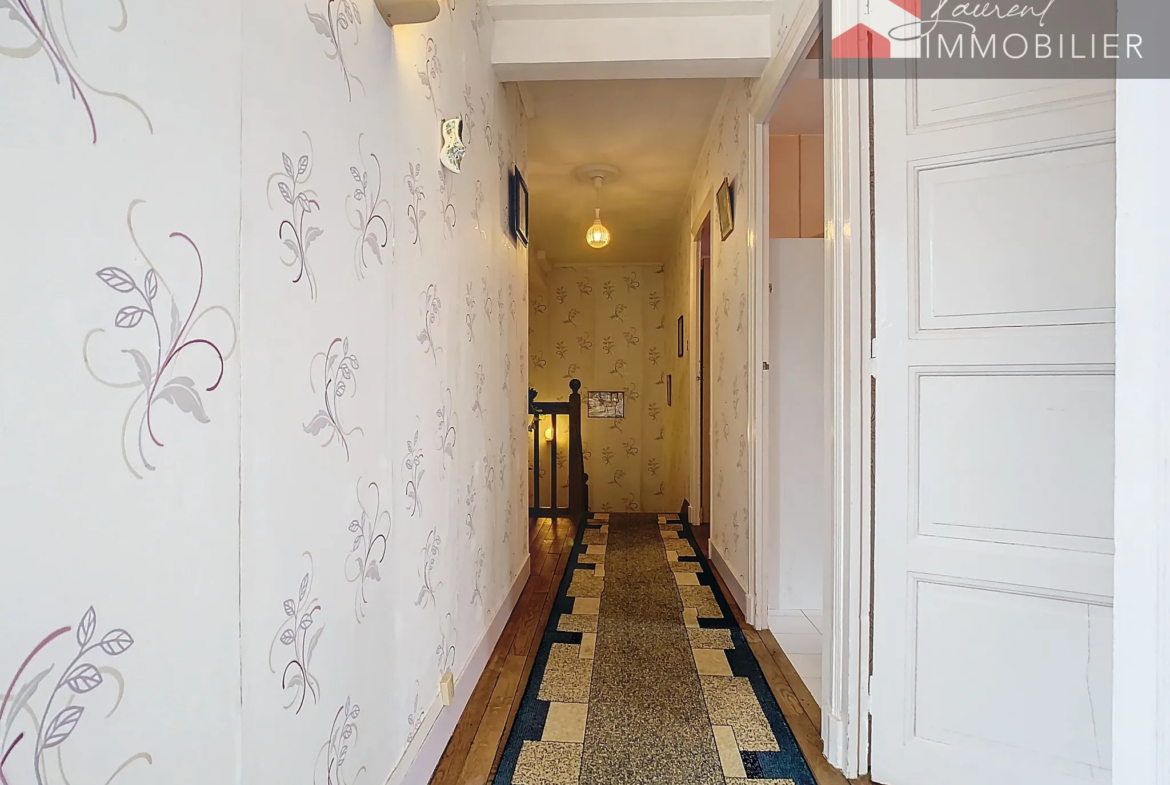 À vendre : Grande maison à Tournus, 4 chambres, 153 000 € 