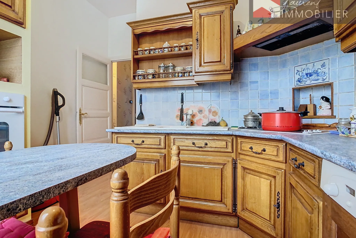 À vendre : Grande maison à Tournus, 4 chambres, 153 000 € 