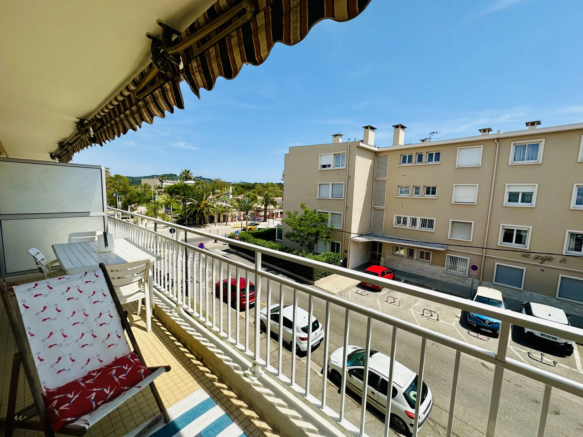 Appartement lumineux T3 avec balcon dans les Sablettes 