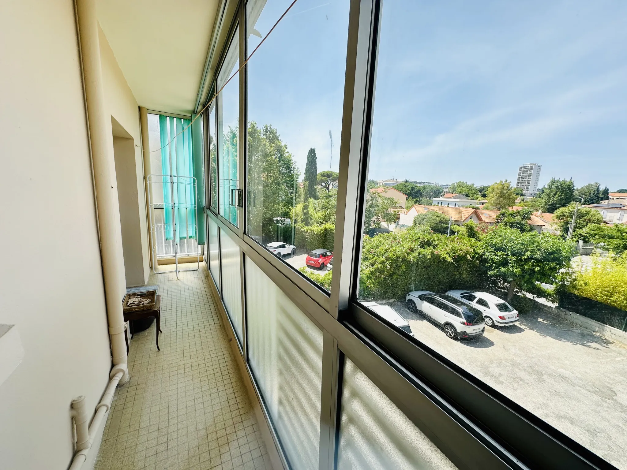 Appartement lumineux T3 avec balcon dans les Sablettes 