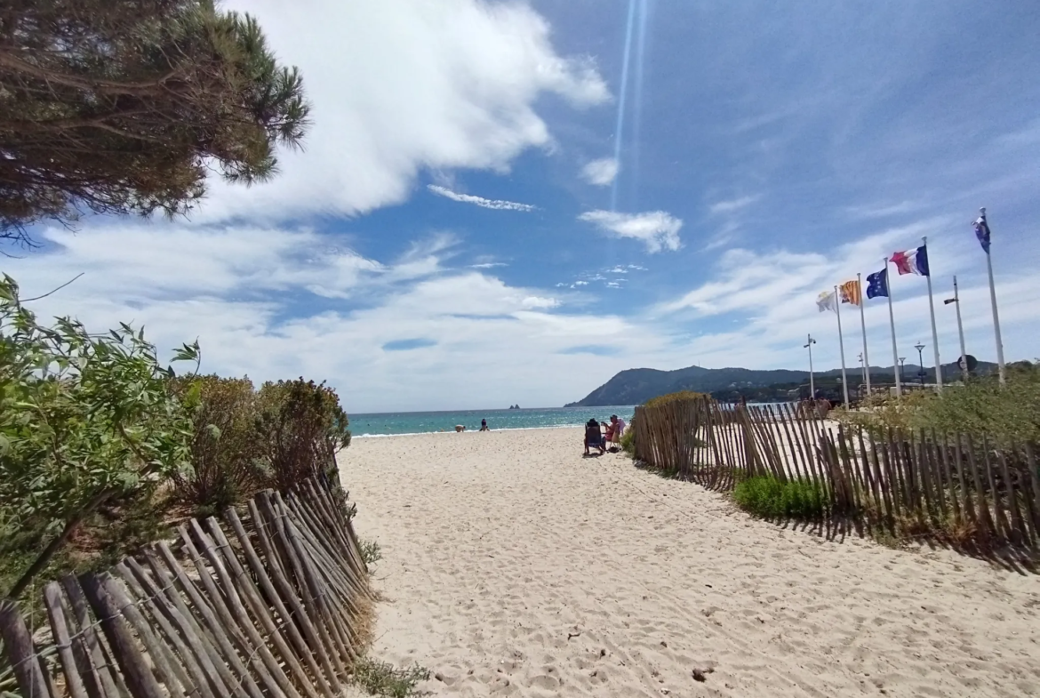 Appartement lumineux T3 avec balcon dans les Sablettes 