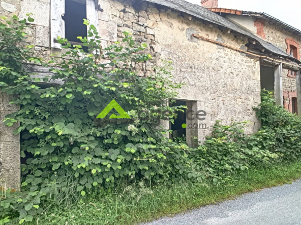 Maison de campagne + grange à Domeyrot