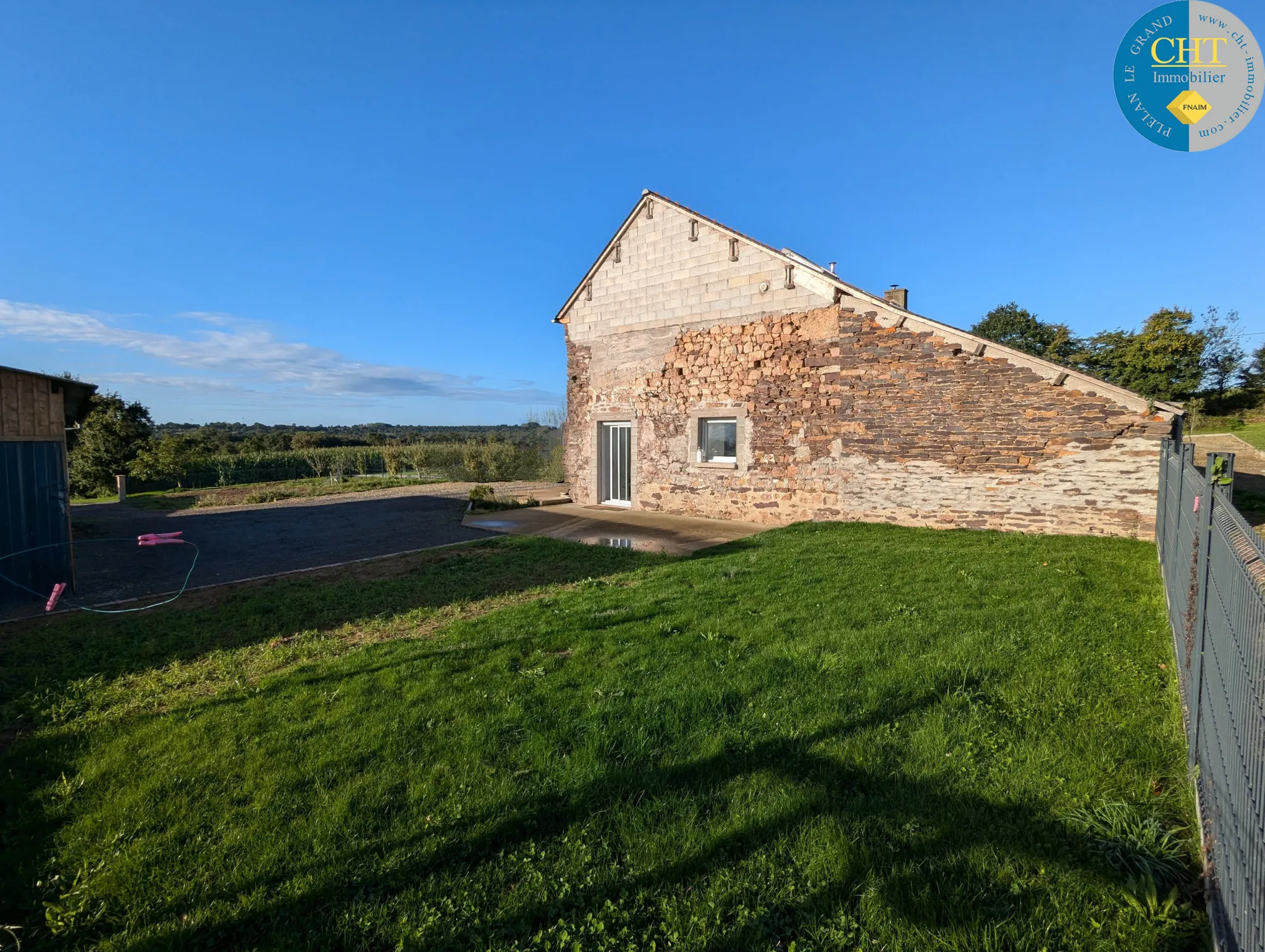 Longère rénovée avec 3 chambres à Treffendel 