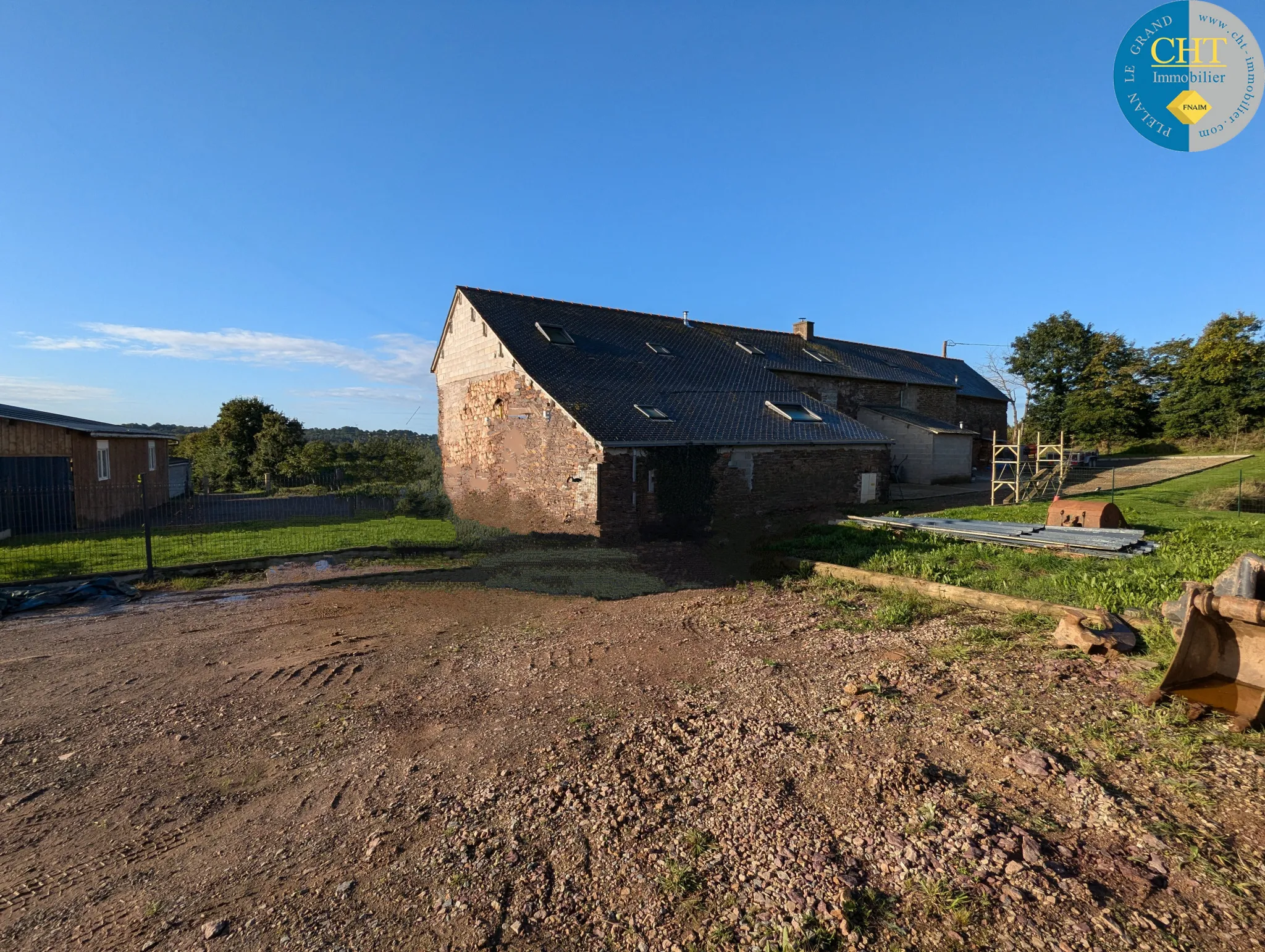 Longère rénovée avec 3 chambres à Treffendel 