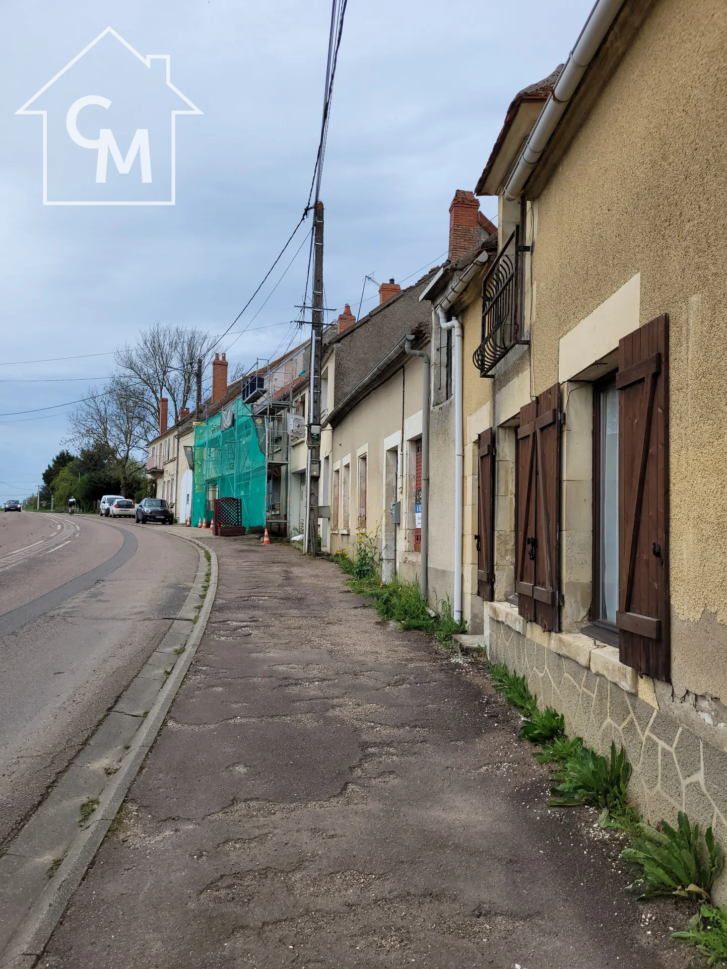 Maison de ville 3 pièces avec jardinet à Pougny - À rénover 