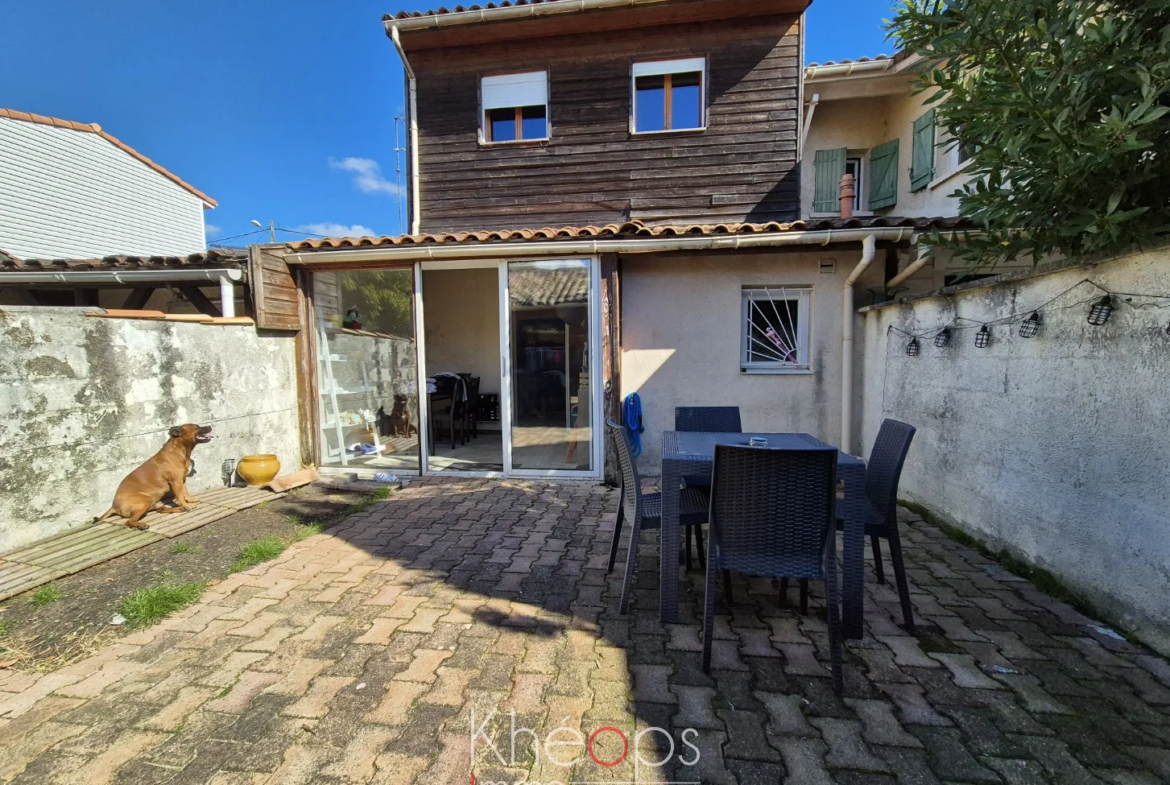 Maison à étage charmante à Castelnau du Médoc, idéale pour investissement 