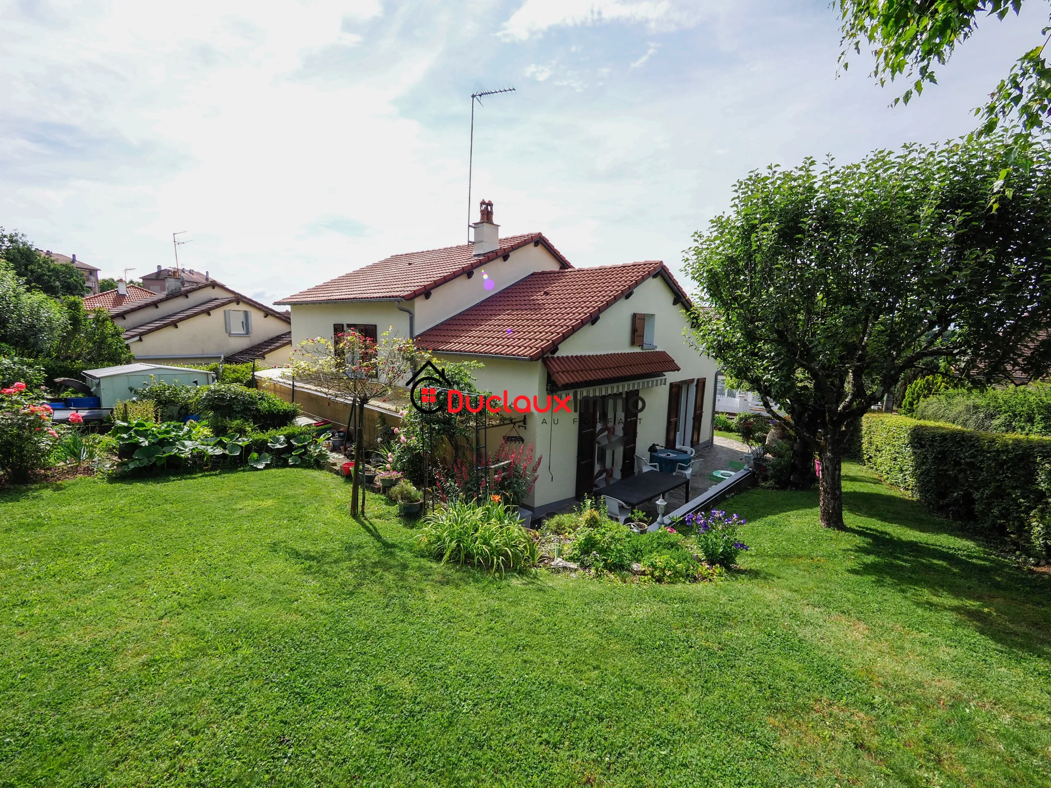 Maison Individuelle de 105 m² à Aurillac avec Jardin et Garage 