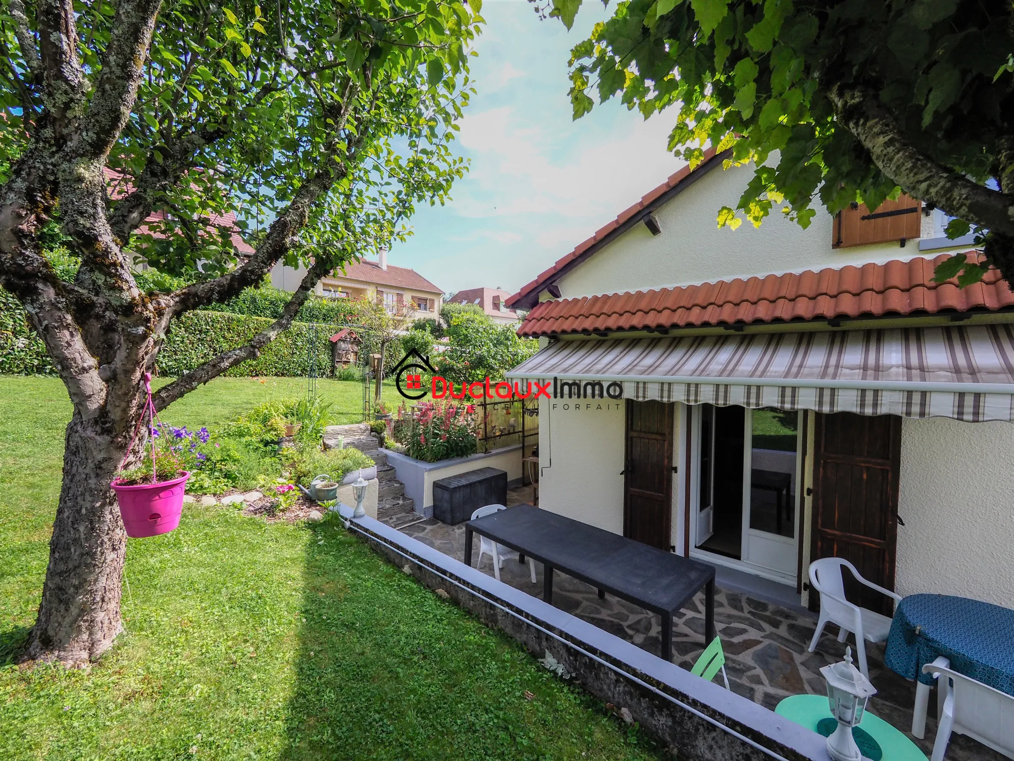 Maison Individuelle de 105 m² à Aurillac avec Jardin et Garage 