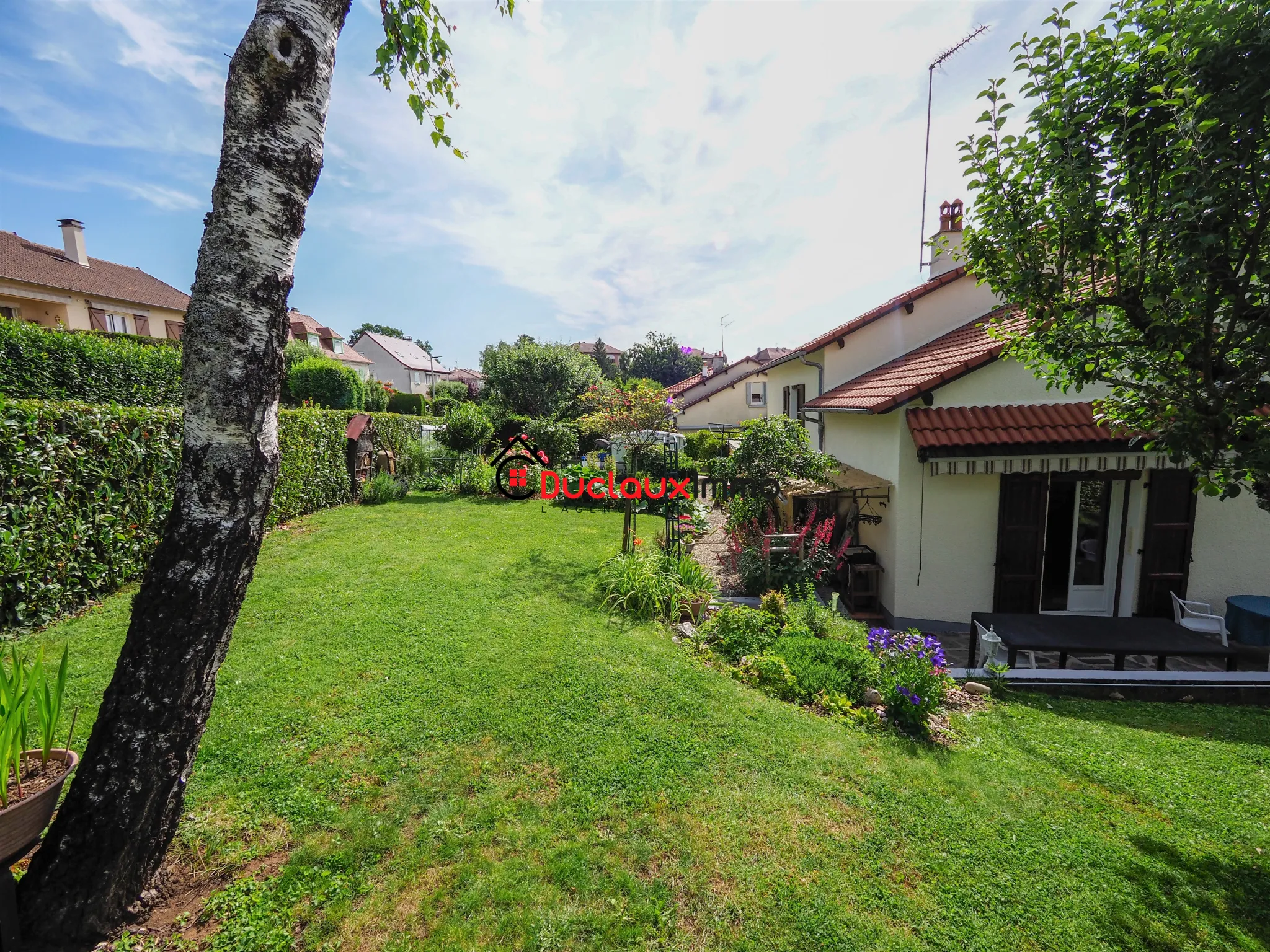 Maison Individuelle de 105 m² à Aurillac avec Jardin et Garage 