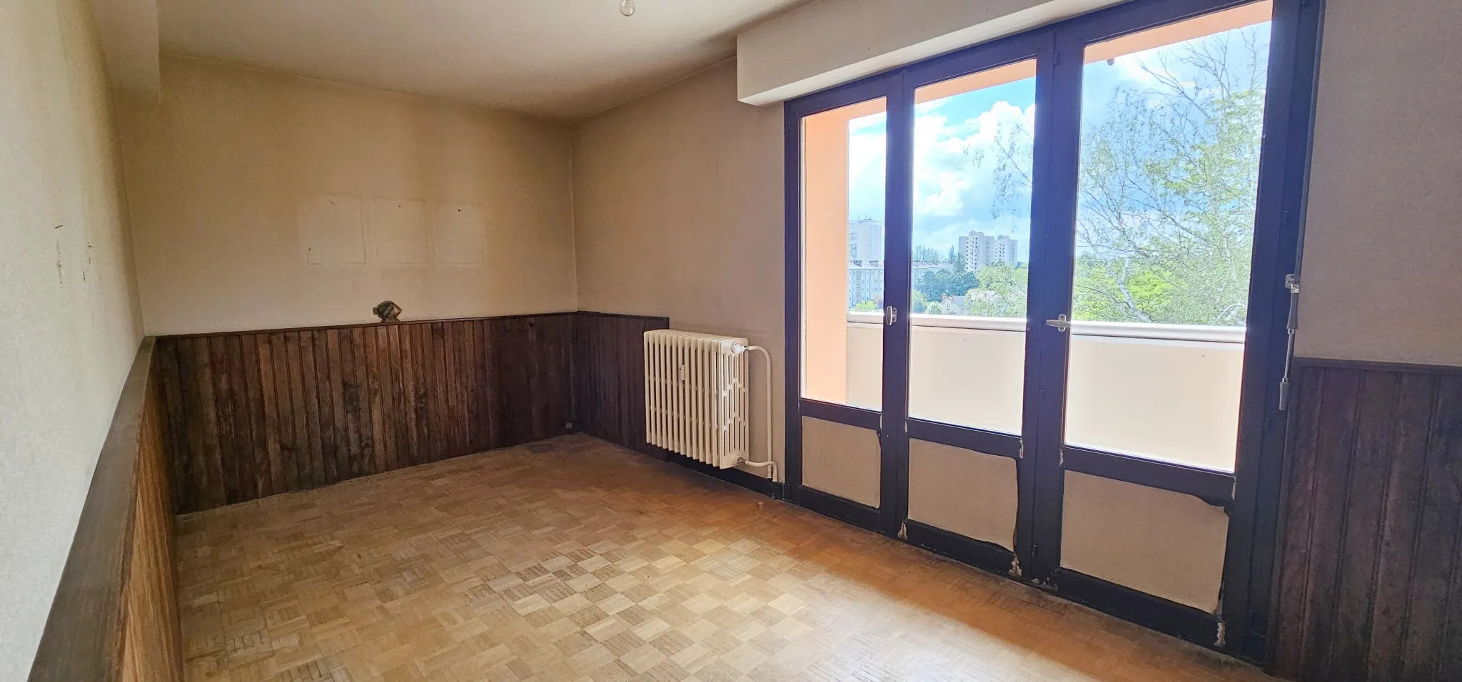 Appartement F3 à vendre à Nevers avec balcon et garage 