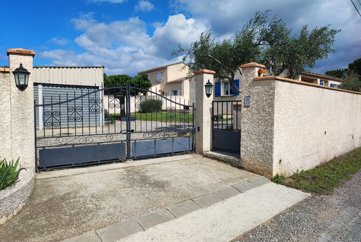 Villa avec piscine à Paraza près de Narbonne à vendre 