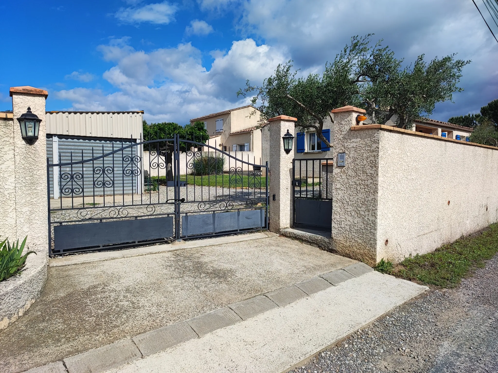 Villa avec piscine à Paraza près de Narbonne à vendre 