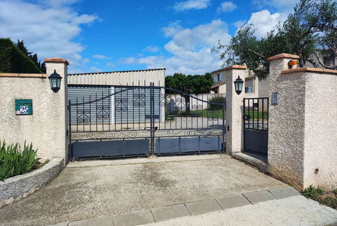 Villa avec piscine à Paraza près de Narbonne à vendre 