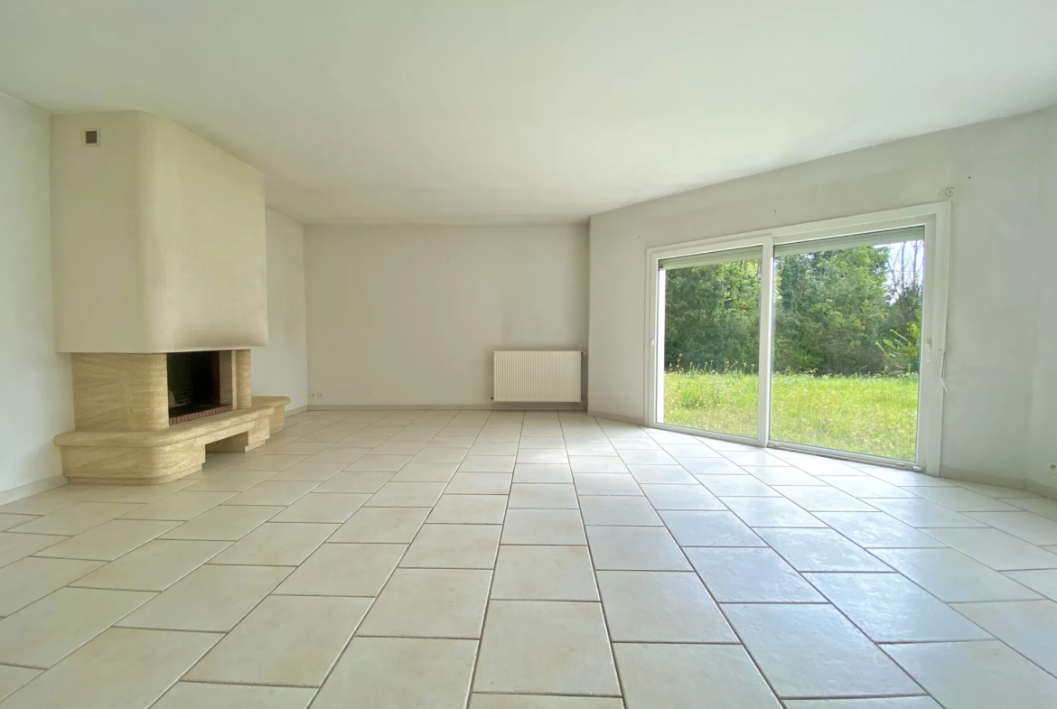 Maison plain-pied à vendre à Vierzon - 128.78 m² arboré 