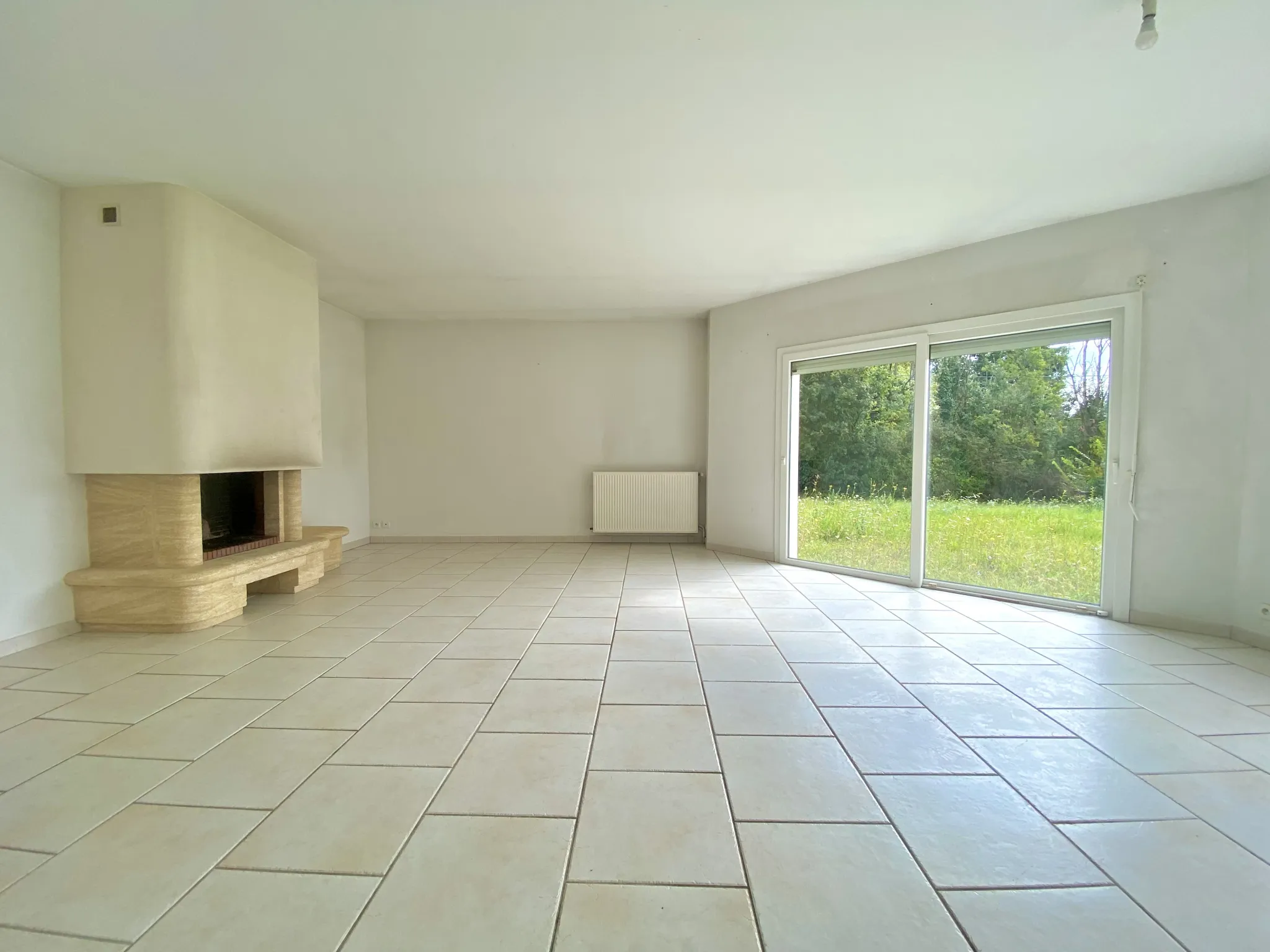 Maison plain-pied à vendre à Vierzon - 128.78 m² arboré 